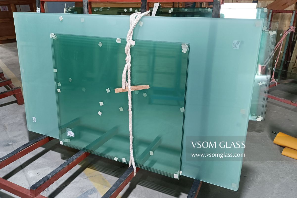 How Frosted and Tempered Glass Solved Design Challenges in a Canadian Railing and Partition Project (6) How Frosted and Tempered Glass Solved Design Challenges in a Canadian Railing and Partition Project